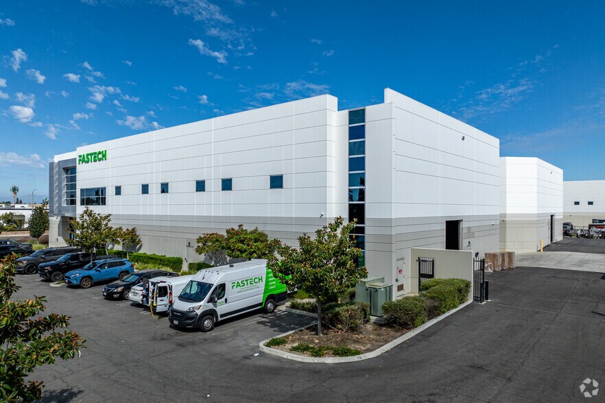 More Photos Of 11310 Slater Ave, Fountain Valley Warehouse For Lease
