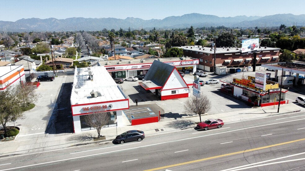 More Photos Of 8628 Woodman Ave, Pacoima Convenience Store For Lease