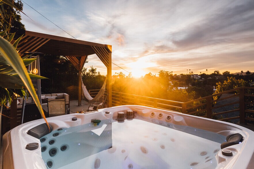 More Photos Of 1132 N Coronado St, Los Angeles Apartments For Sale