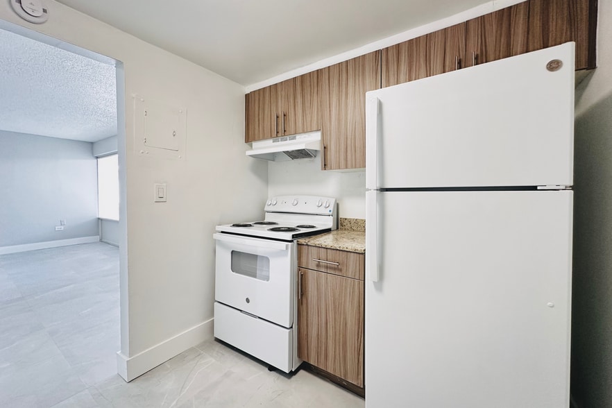 More Photos Of 999 W Prospect Rd, Oakland Park Apartments For Sale