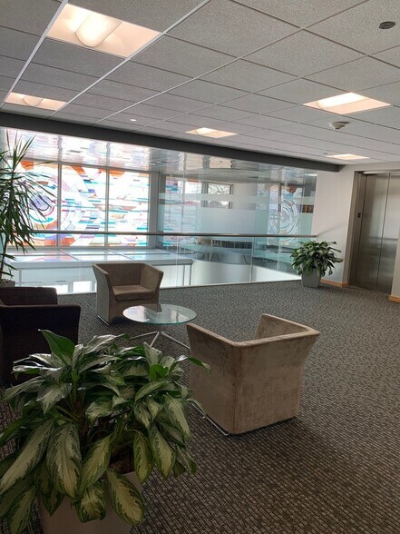 More Photos Of 650 E Algonquin Rd, Schaumburg Office For Lease