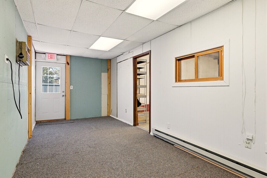 More Photos Of 347 E French St, Braidwood Warehouse For Sale