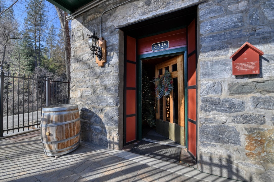 More Photos Of 21335 Consolation Rd, Volcano Storefront Retail Office For Sale