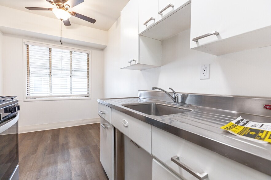 More Photos Of 1720 N St, Sacramento Apartments For Sale