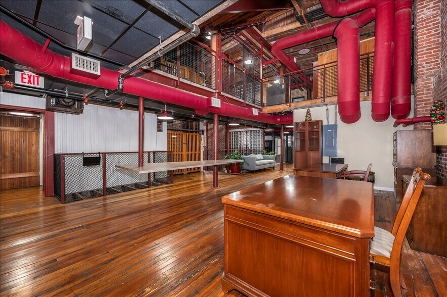 More Photos Of 47 E All Saints St, Frederick Loft Creative Space For Sale