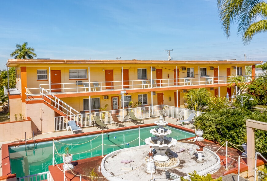 More Photos Of 11240 1st St, Treasure Island Hotel For Sale