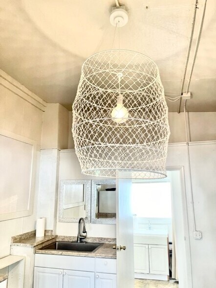 More Photos Of 241 N Aspen Dr, Soldotna Showroom For Sale