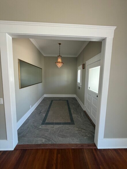 More Photos Of 3560 Front St, San Diego Multifamily For Sale