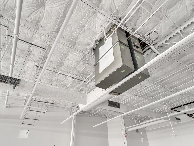 More Photos Of 3301 NW 107th Ave, Miami Research And Development For Lease