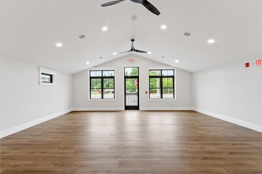 More Photos Of 777 Boston Rd, Groton Storefront For Lease