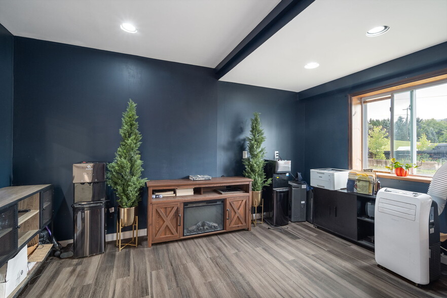 More Photos Of 149 Barnerville Rd, Cobleskill Service For Sale