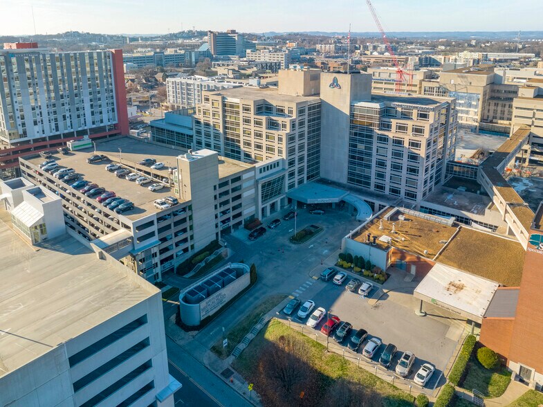 More Photos Of 2004 Hayes St, Nashville Medical For Lease