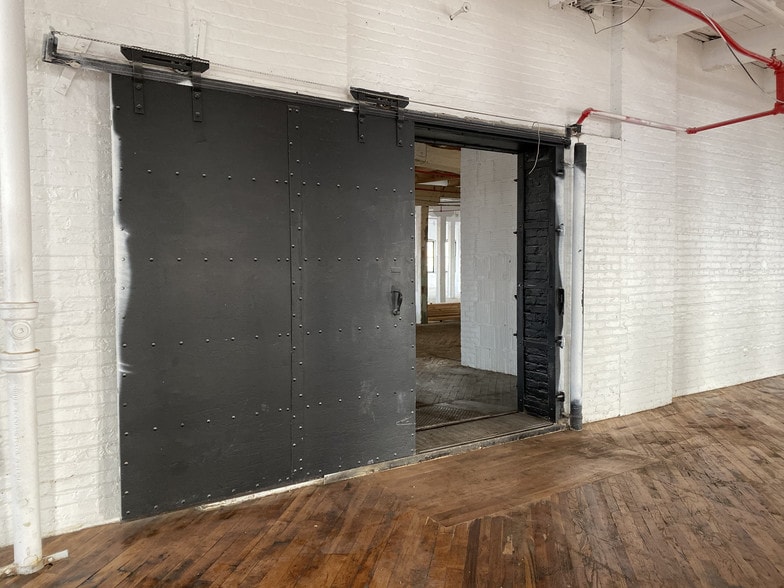 More Photos Of 2201 S Halsted St, Chicago Loft Creative Space For Lease