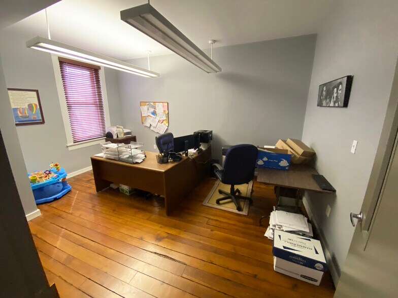 More Photos Of 715 St Paul St, Baltimore Office For Sale
