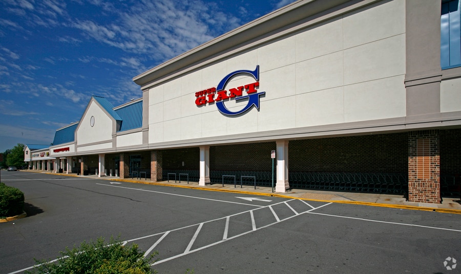 More Photos Of 8040-8094 Rolling Rd, Springfield Unknown For Lease