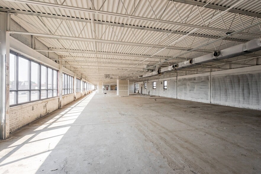 More Photos Of 14310 Hamilton Ave, Highland Park Office For Sale