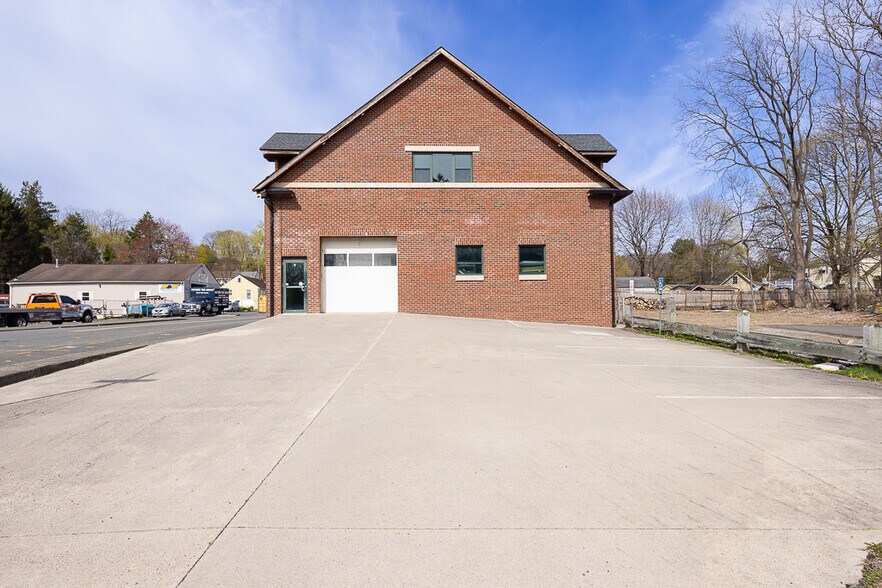 More Photos Of 1 Ten Eyck St, Stony Point General Retail For Sale