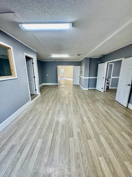 More Photos Of 133 E Parris Ave, High Point Freestanding For Lease