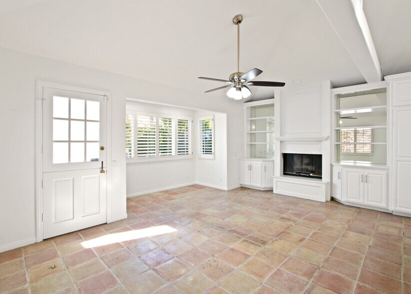 More Photos Of 174 Flower St, Costa Mesa Apartments For Sale