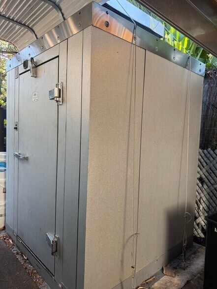 More Photos Of 3333 S Westshore Blvd, Tampa Unknown For Lease