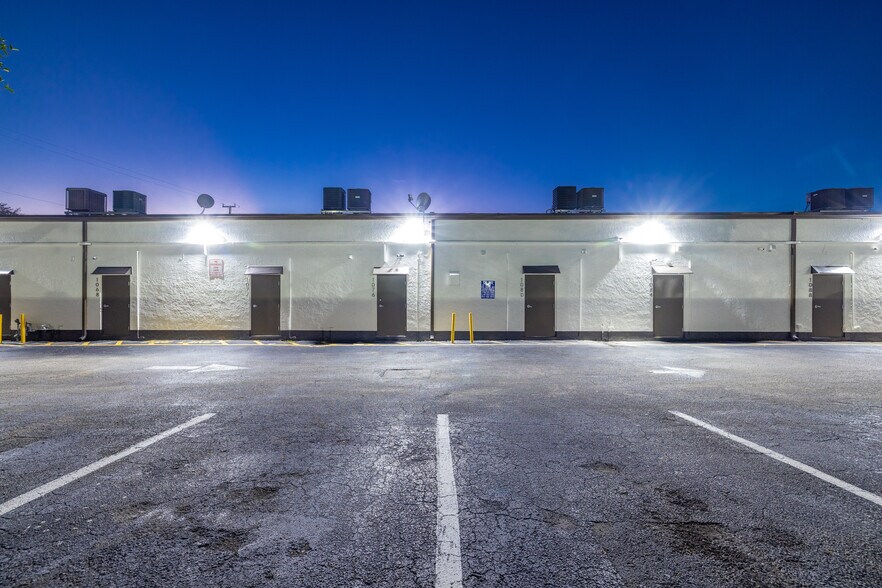 More Photos Of 1120 Sunset Strip, Sunrise Freestanding For Lease