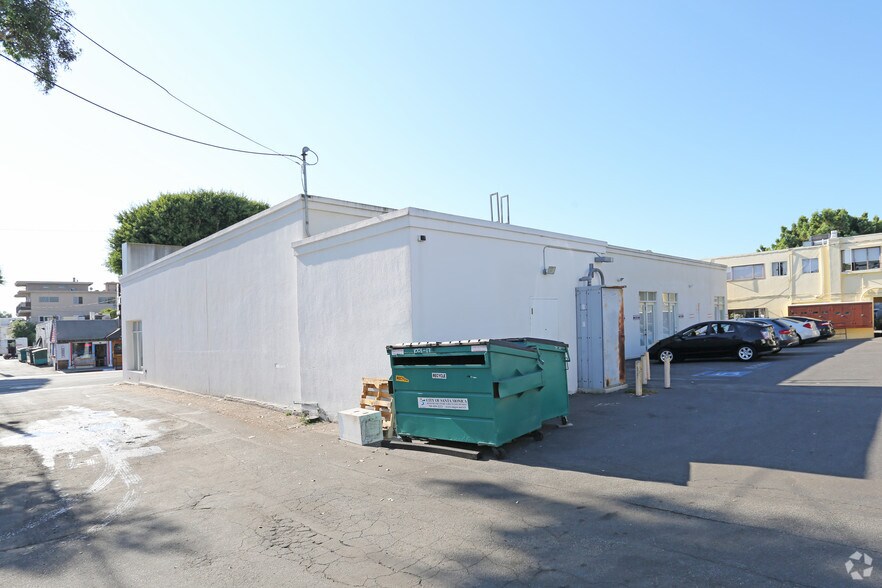 More Photos Of 1007-1015 Montana Ave, Santa Monica Storefront For Lease