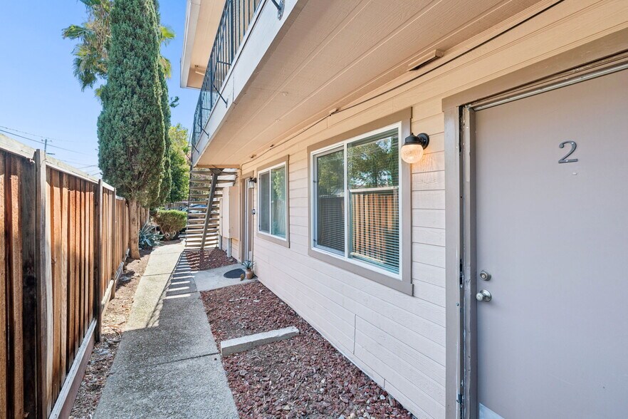 More Photos Of 2067 Riley Ct, Concord Apartments For Sale
