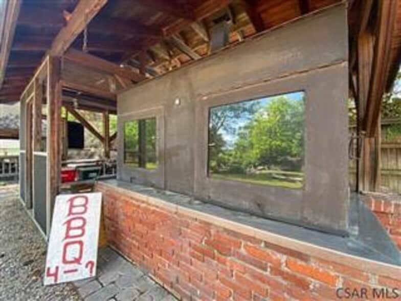 More Photos Of 1939 Forest Hills Dr, Elton Restaurant For Sale