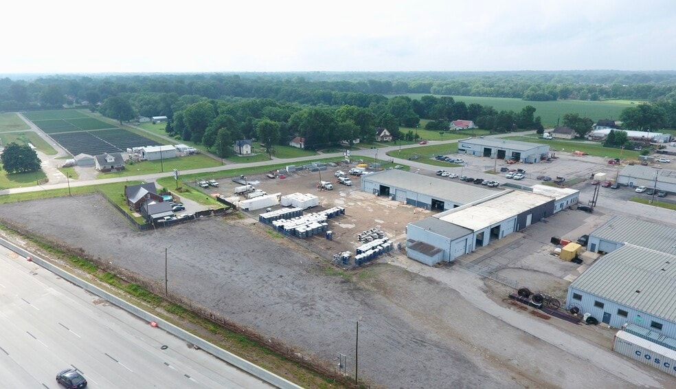 More Photos Of 4600 Bluff Rd, Indianapolis Warehouse For Lease