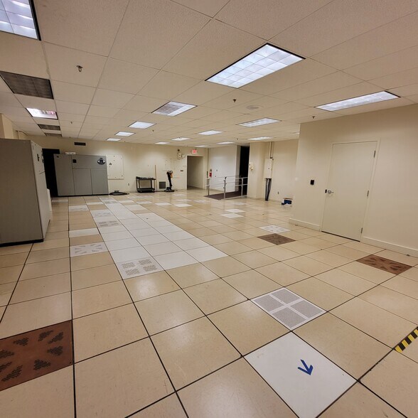 More Photos Of 500 Economy Ct, Freeport Office For Lease