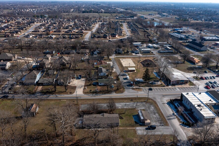 More Photos Of 100 W 1st St, Centerton Auto Dealership For Sale