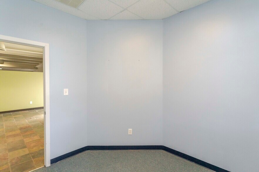 More Photos Of 1410 Incarnation Dr, Charlottesville Medical For Sale