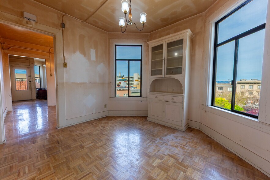 More Photos Of 39 John St, San Francisco Apartments For Sale