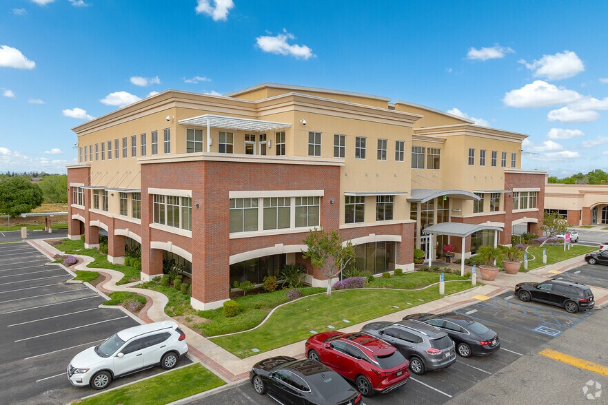 Primary Photo Of 9700 stockdale Hwy, Bakersfield Office For Lease
