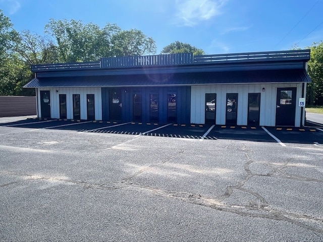 Primary Photo Of 2114 Chesnee Hwy, Spartanburg Light Distribution For Lease