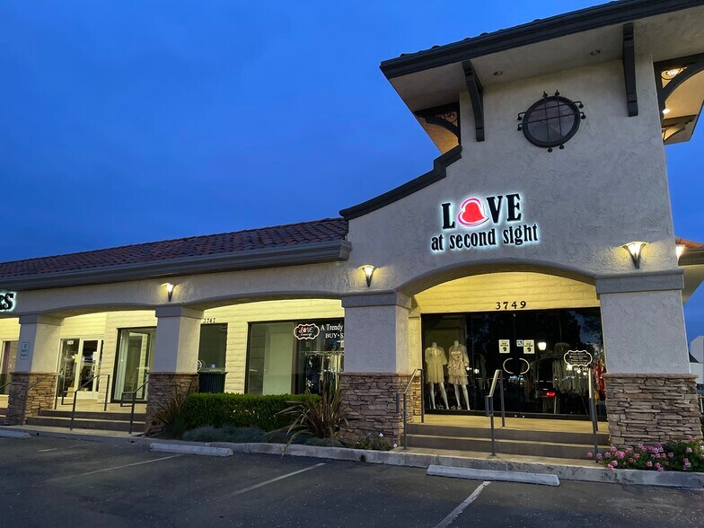 More Photos Of 3637-3755 E Thousand Oaks Blvd, Thousand Oaks Unknown For Lease