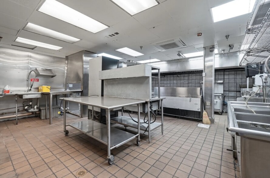 More Photos Of 308 Mediterranean Ave, Virginia Beach Restaurant For Lease