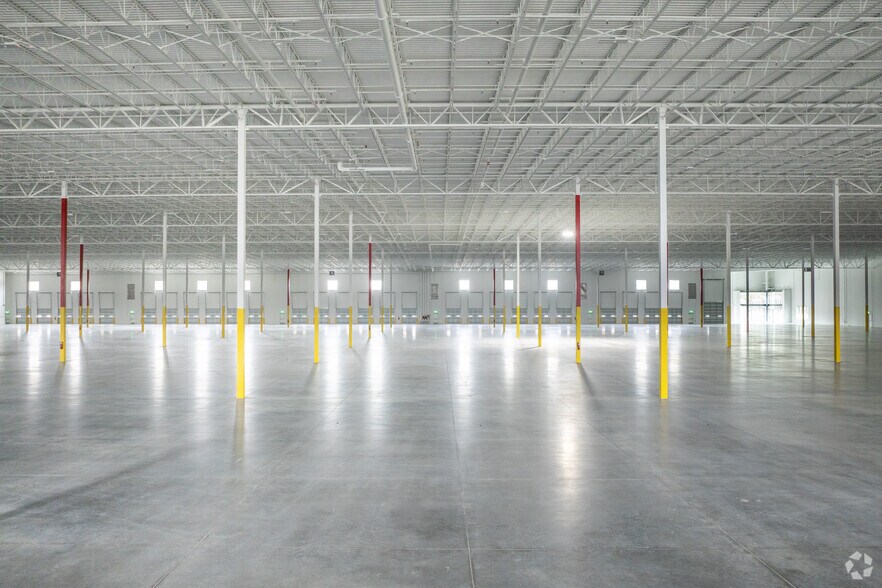 More Photos Of 5814 N Highway 146, Baytown Unknown For Lease