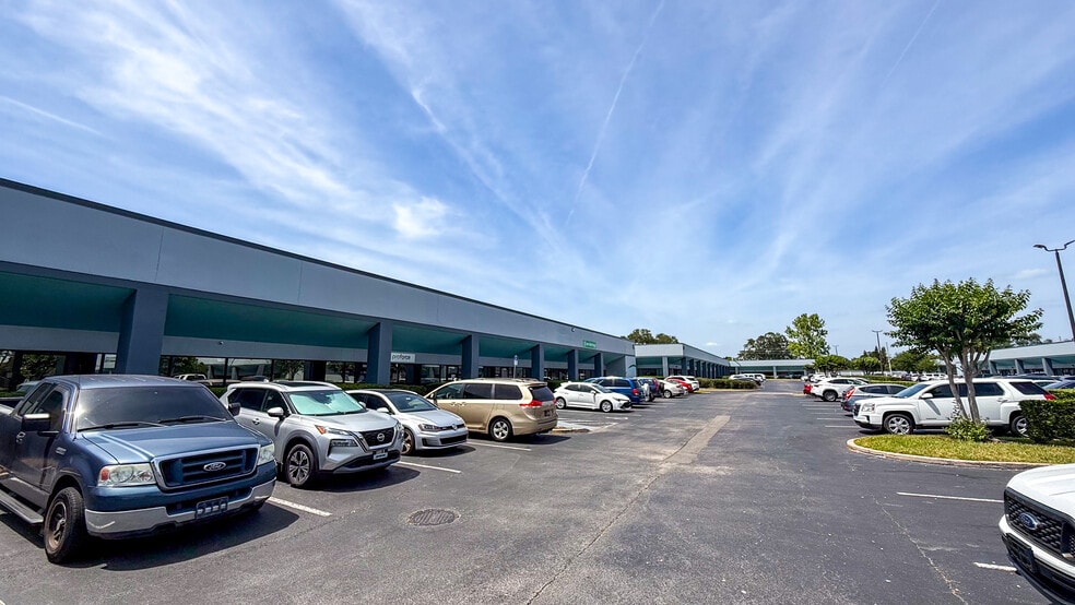 More Photos Of 5730-5892 S Semoran Blvd, Orlando Unknown For Lease