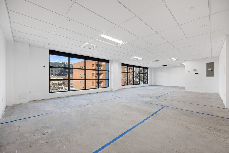 More Photos Of 13320 41st Rd, Flushing Office For Sale