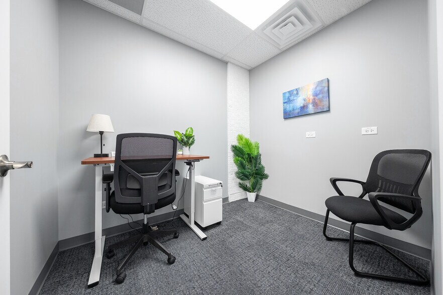 More Photos Of 4550 W 103rd St, Oak Lawn Coworking Space