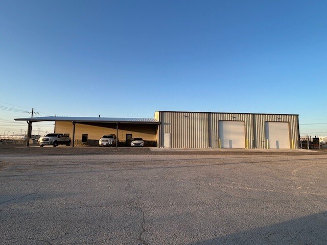 More Photos Of 2307 Stafford Blvd, Pecos Industrial For Lease
