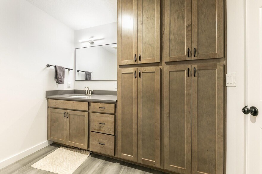 More Photos Of 8393 N Lake Blvd, Kings Beach Showroom For Sale