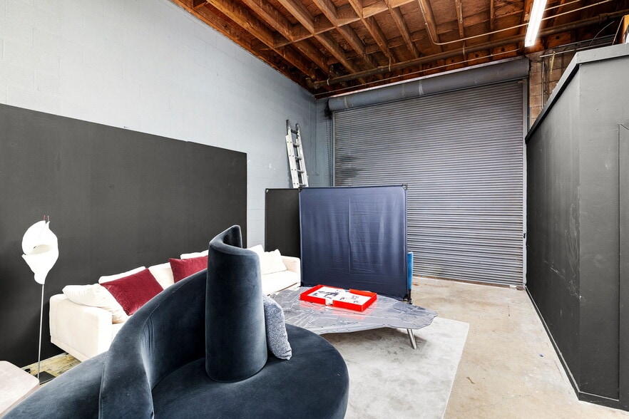 More Photos Of 3364 S Robertson Blvd, Los Angeles Warehouse For Sale