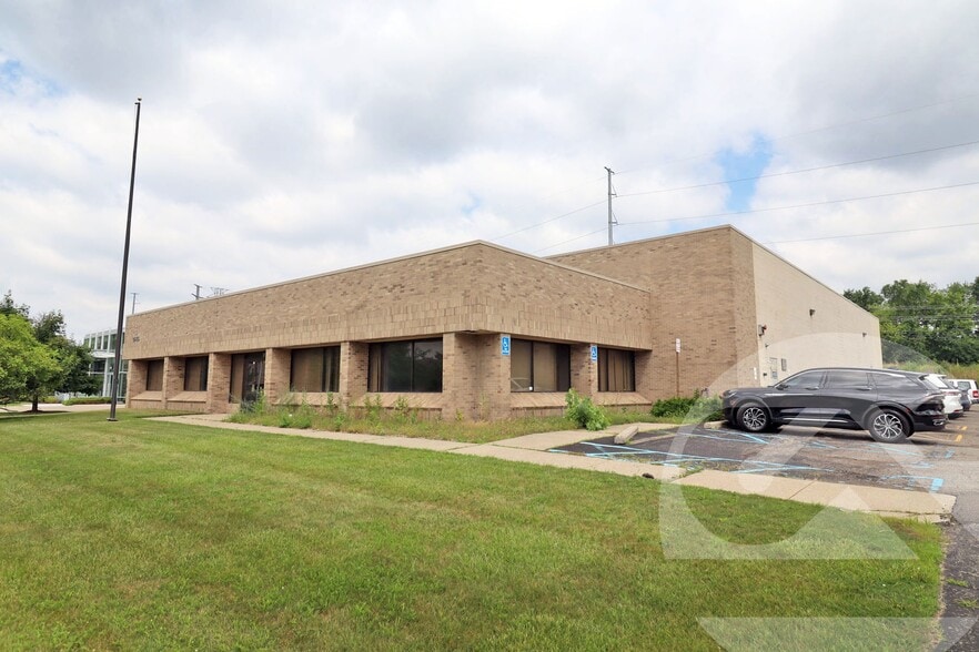 Primary Photo Of 2938 Waterview Dr, Rochester Hills Warehouse For Lease