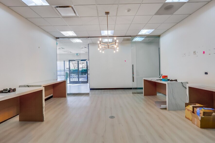 More Photos Of 5947-5951 Variel Ave, Woodland Hills Office For Sale