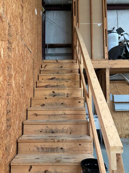 More Photos Of 49297 Hwy 51, Tickfaw Warehouse For Lease