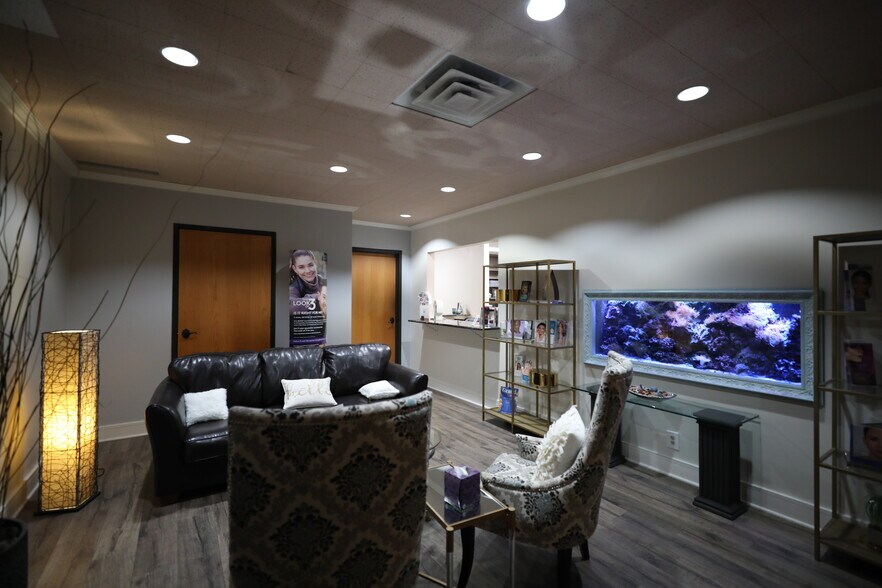 More Photos Of 4100 W 15th St, Plano Medical For Sale