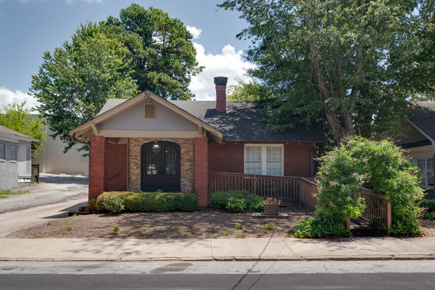 More Photos Of 3143 E Shadowlawn Ave NE, Atlanta Coworking Space