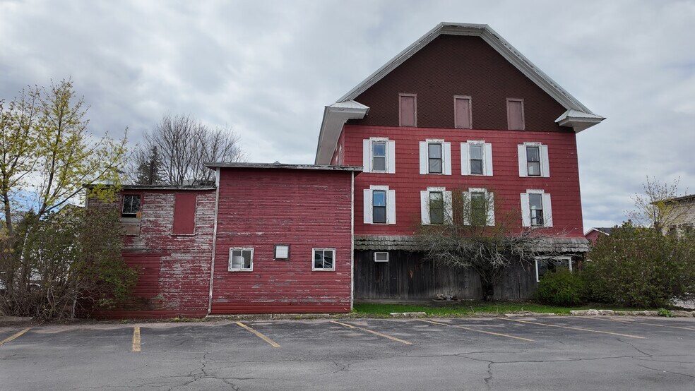 More Photos Of 335 Riverside Dr, Clayton Hotel For Lease